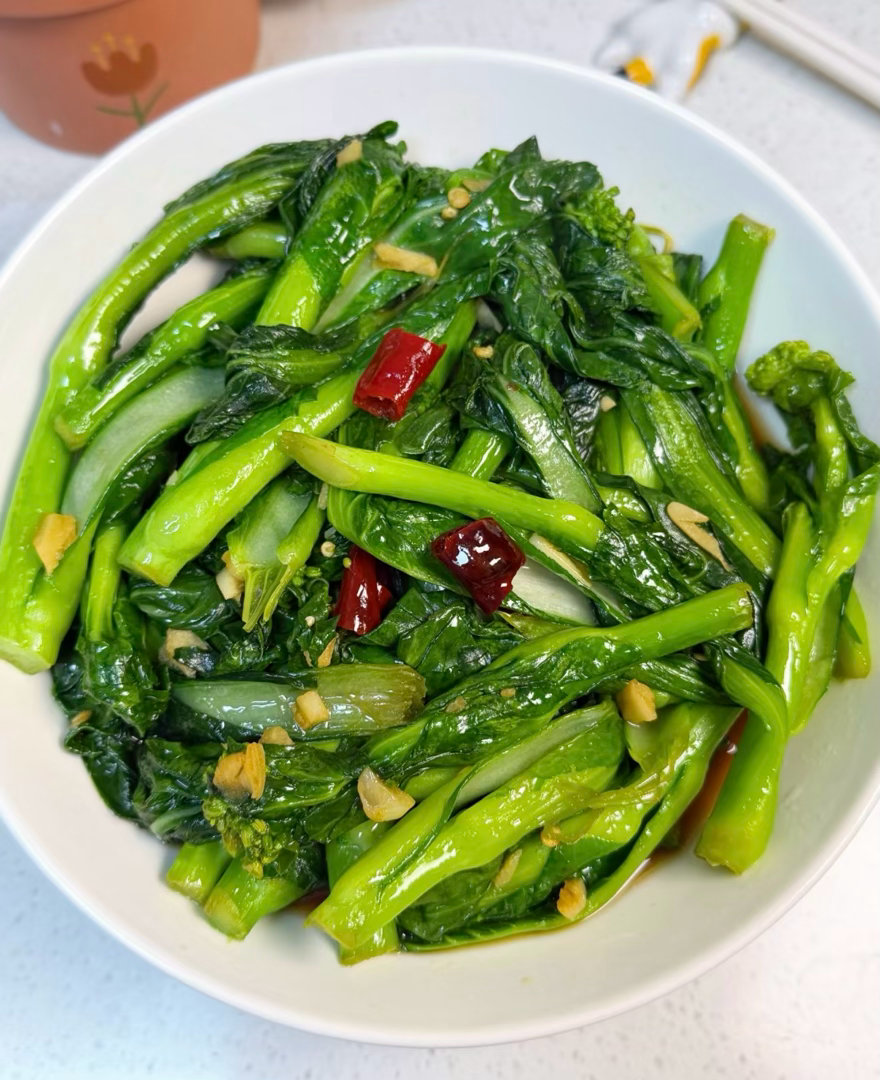 桃花坞请坞民吃饭了看好多人给桃花坞推荐菜系推荐的都是肉菜，但是没人懂炒青菜的含金