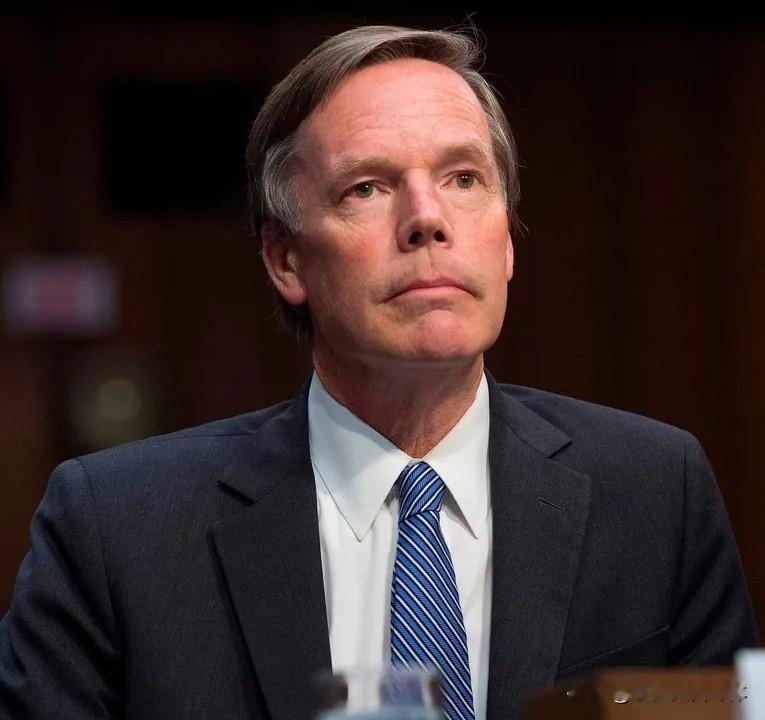 美国驻华前大使伯恩斯:我们都低估了中国！美国前驻华大使伯恩斯表示，从北京到上