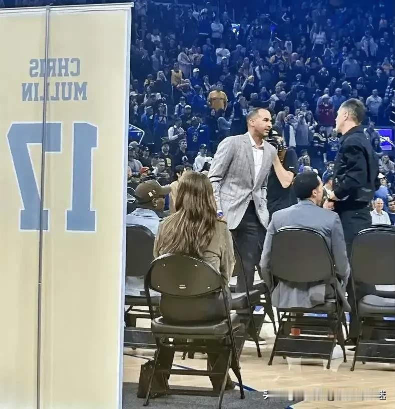 哈里森和佩林卡都是科比的人。两人都曾是科比的左膀右臂。科比退役时交代他们以后要