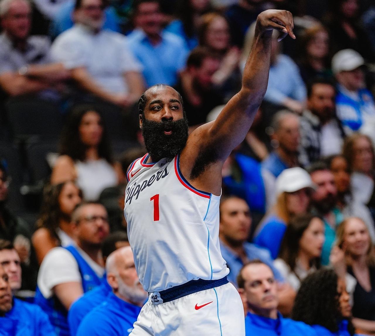 不吹不黑，今日哈登和威少表现对比！！哈登:今日比赛上场31分钟，投篮8中3