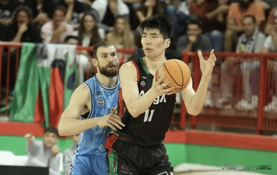 余嘉豪这目标很明确啊，短期要下赛季重返毕巴，站上西甲舞台，终极目标是冲击NBA还