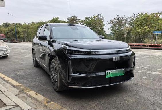 作为“9”系列的中大型新能源SUV的新兴车型，吉利银河M9车型在“冰箱彩电大沙发