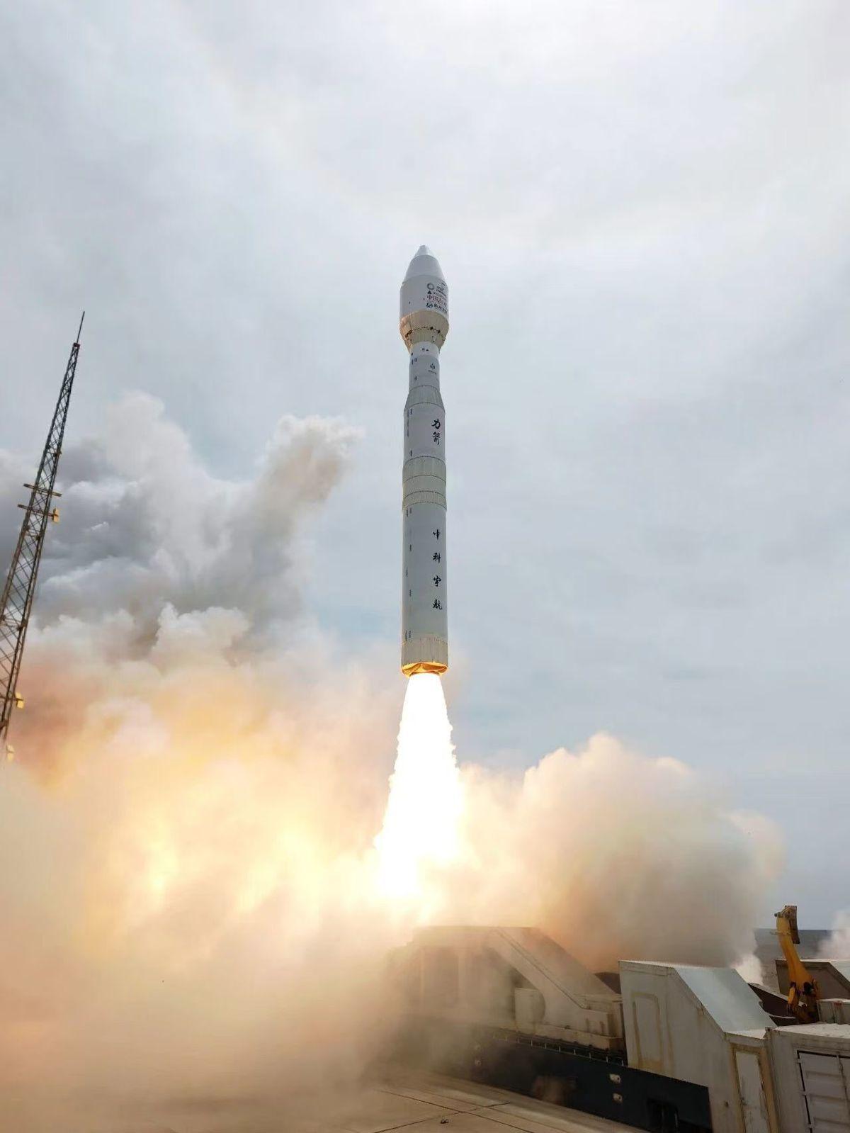 【我国首颗能源工程专用卫星升空三大亮点不一般】5月15日，力箭一号遥十三运载火箭