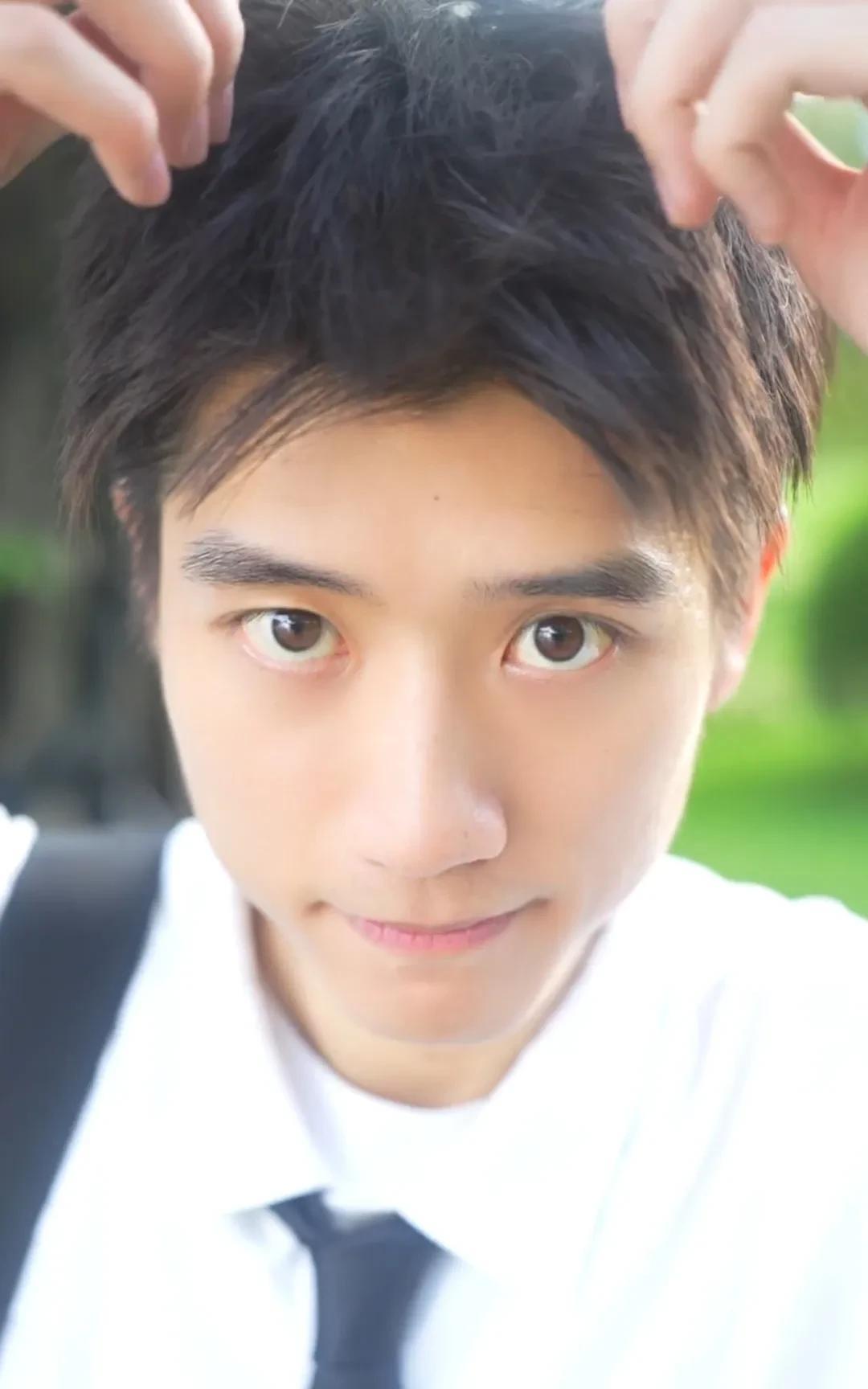 6月28日，恋爱综艺《心动的信号7》男嘉宾彭高发了一个vlog，妥妥的青春男大，