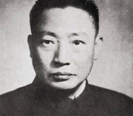 1946年，一位抗联将领约见一位年轻女子品茶，刚啜饮一口便觉天旋地转，当即警觉道