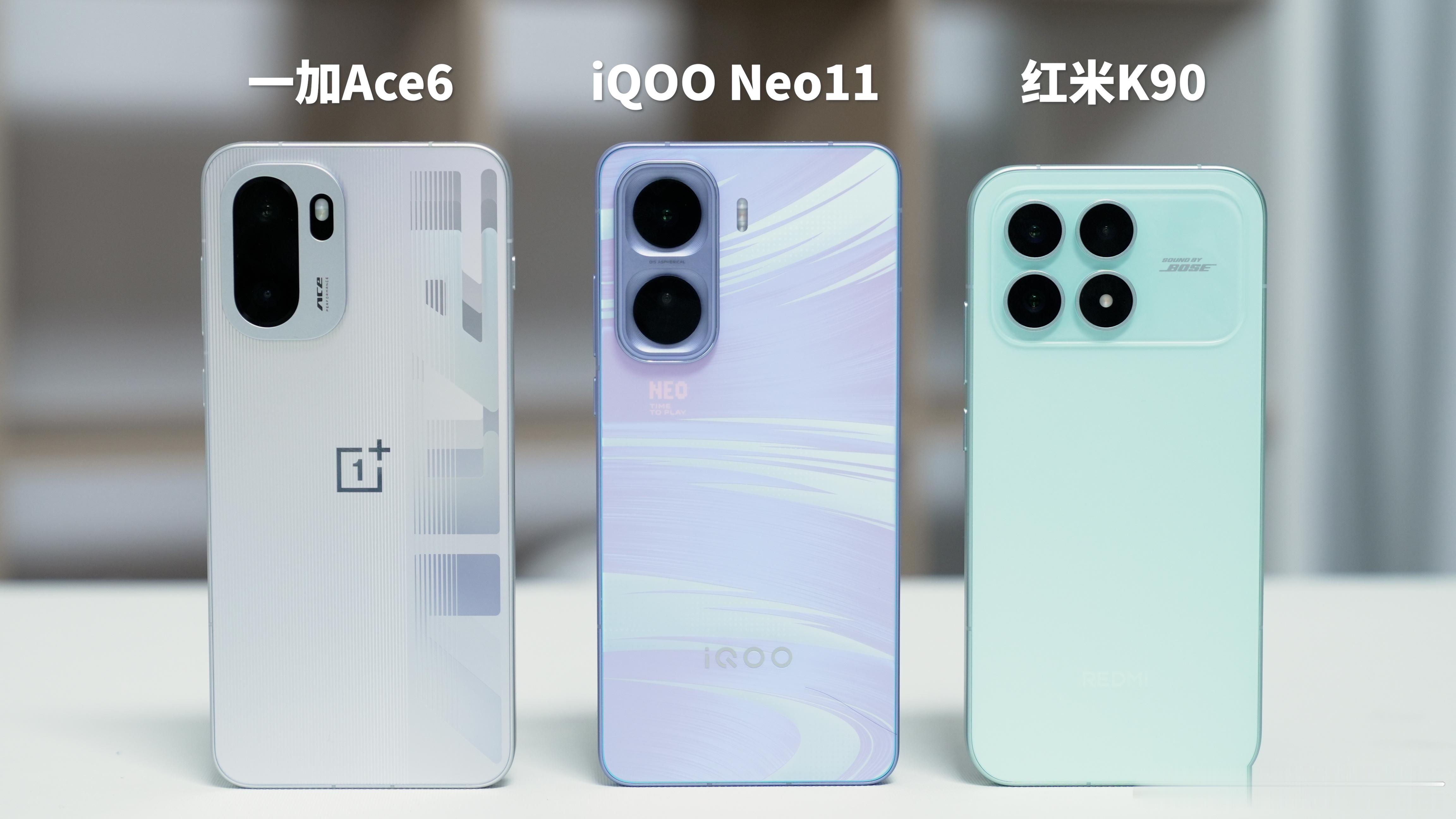 往年三家子品牌中端机都是标准版+Pro的组合，而今年的第一波标准版，统一只上了8