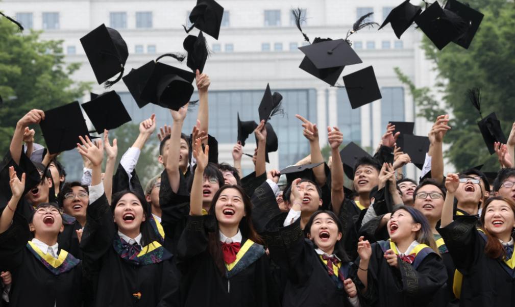 别再觉得大学学历很稀罕了！最新数据扎心了：中国每5个人里，就有1个拥有大