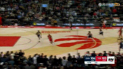 猛龙球星英格拉姆真是让人叹为观止！在今天猛龙主场迎战掘金的比赛中，当时距离全场比