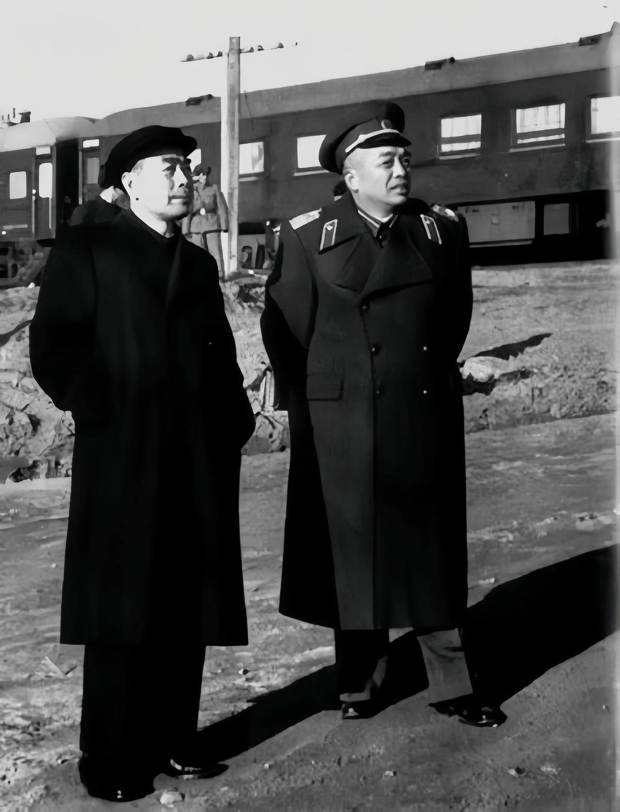 1965年彭德怀担任西南三线建设委员会副主任，要到成都去，行前他想见周总理一面。