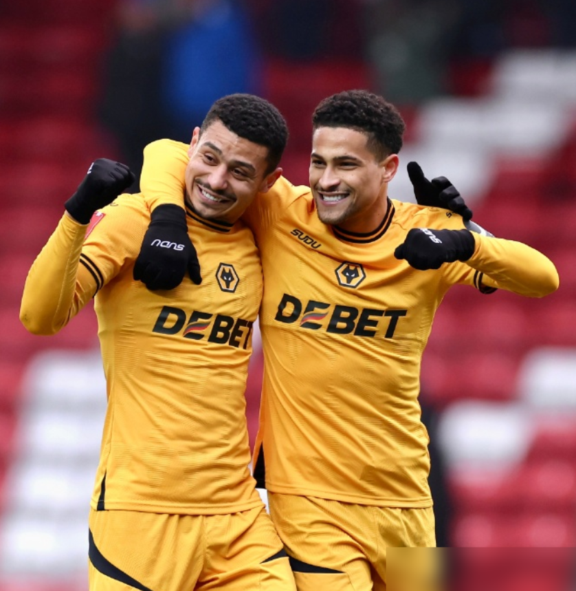 刚卖掉4800万镑的前锋，英超倒数第一的狼队，2-0赢了。赛前没人看好他们。