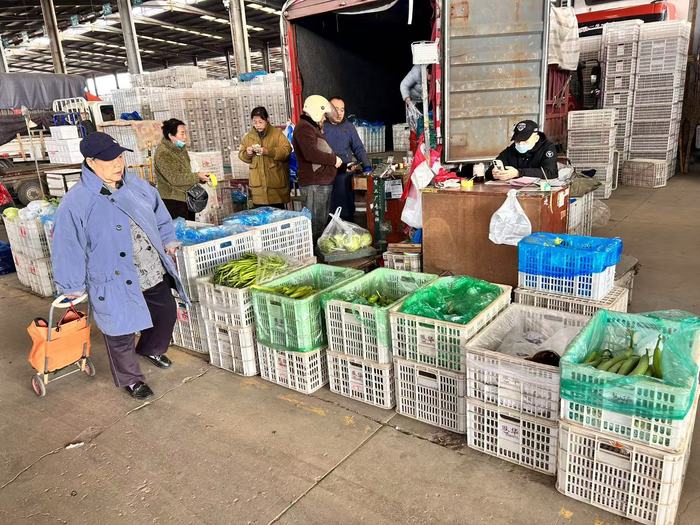 菜价狂飙! 济南菠菜批发价最高涨至7.5元, 本地菜上市后有望迎来“下行周期”