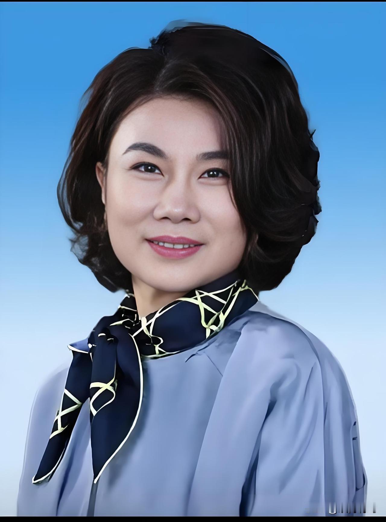 “董总，中国制造需要更多像您这样的‘硬核’企业家！”作为格力铁娘子，她以雷厉风