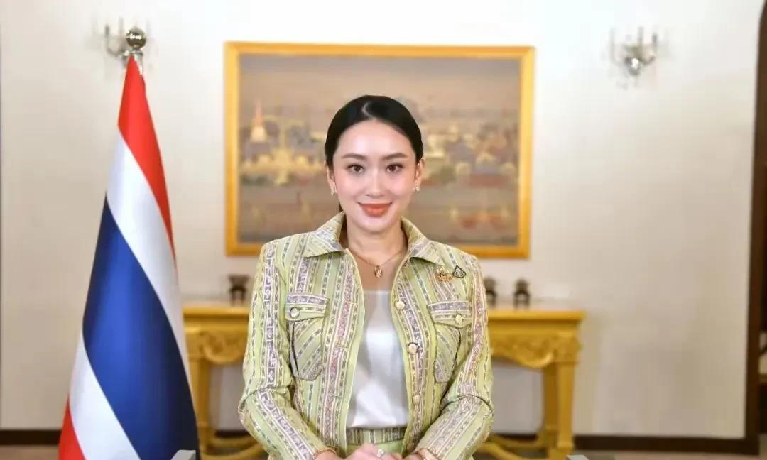 8月4日，佩通坦不信任案投票未通过，那么她官复原职就有很大的机会。接下来就看泰国