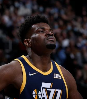 广东男篮签下前NBA首轮秀乌多卡-阿祖布伊克。据媒体人球圈赵探长透露，广东男篮签
