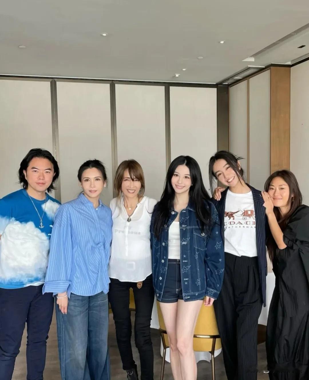 两代女神同框！女神邱淑贞和日本知名女星工藤静香同框了，俩人都是同年代的女神，难