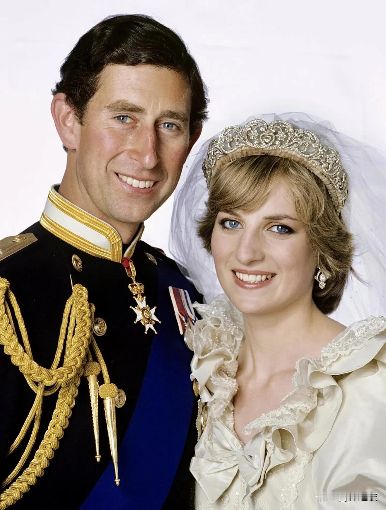 查尔斯为什么不喜欢长相漂亮性格单纯的戴安娜，而是喜欢长相平平的卡米拉呢。我觉