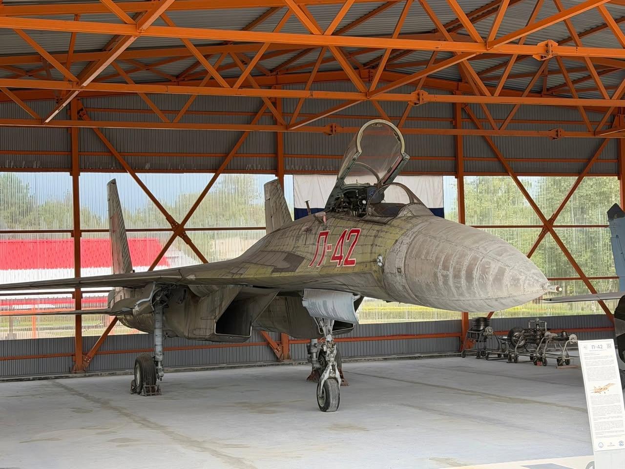 破纪录的P-42（T10-15）原型机让我们回忆一下，这架飞机在世界上获得了名