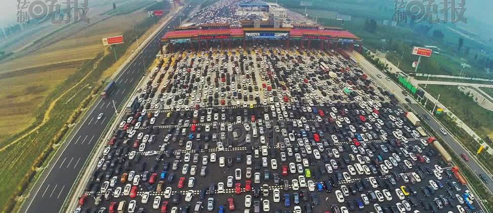 中国国庆节的场面，已经让世界目瞪口呆了。外国人的几个感慨：中国是真大啊，中国人守
