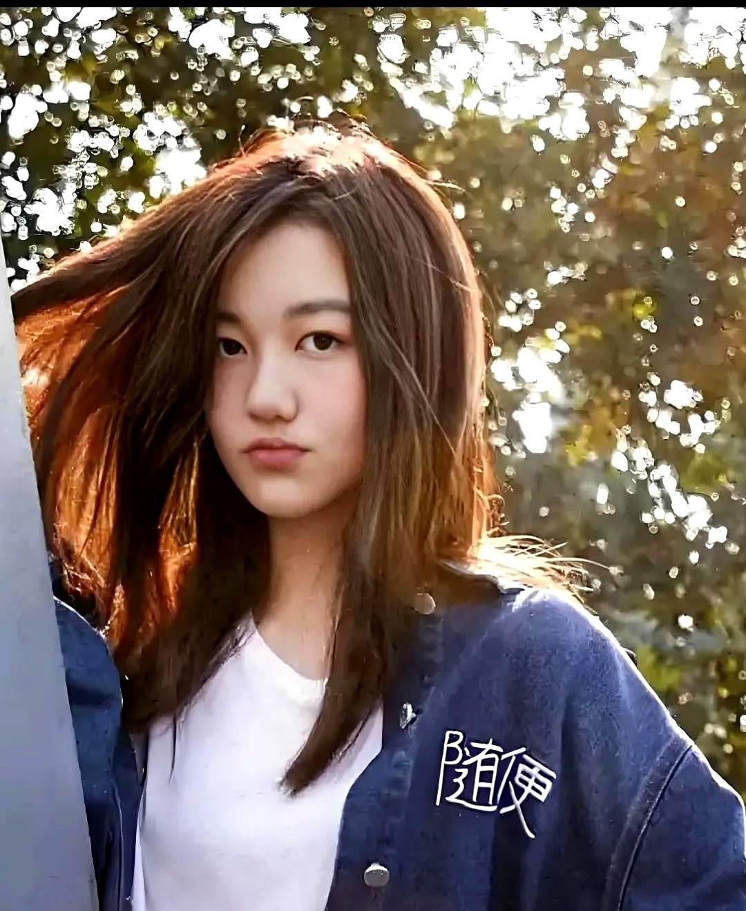王菲哭了，这一次不是被谢霆锋感动哭了，也不是因为女儿李嫣！而是因为前夫李亚鹏！