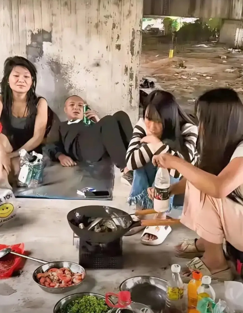 钓鱼拍到的，不得不服，流浪都有这待遇