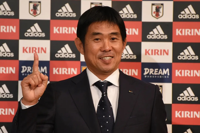 日本男足就是一个超级大笑话！在刚刚结束的一场国际友谊赛中，日本男足以0：2输给了