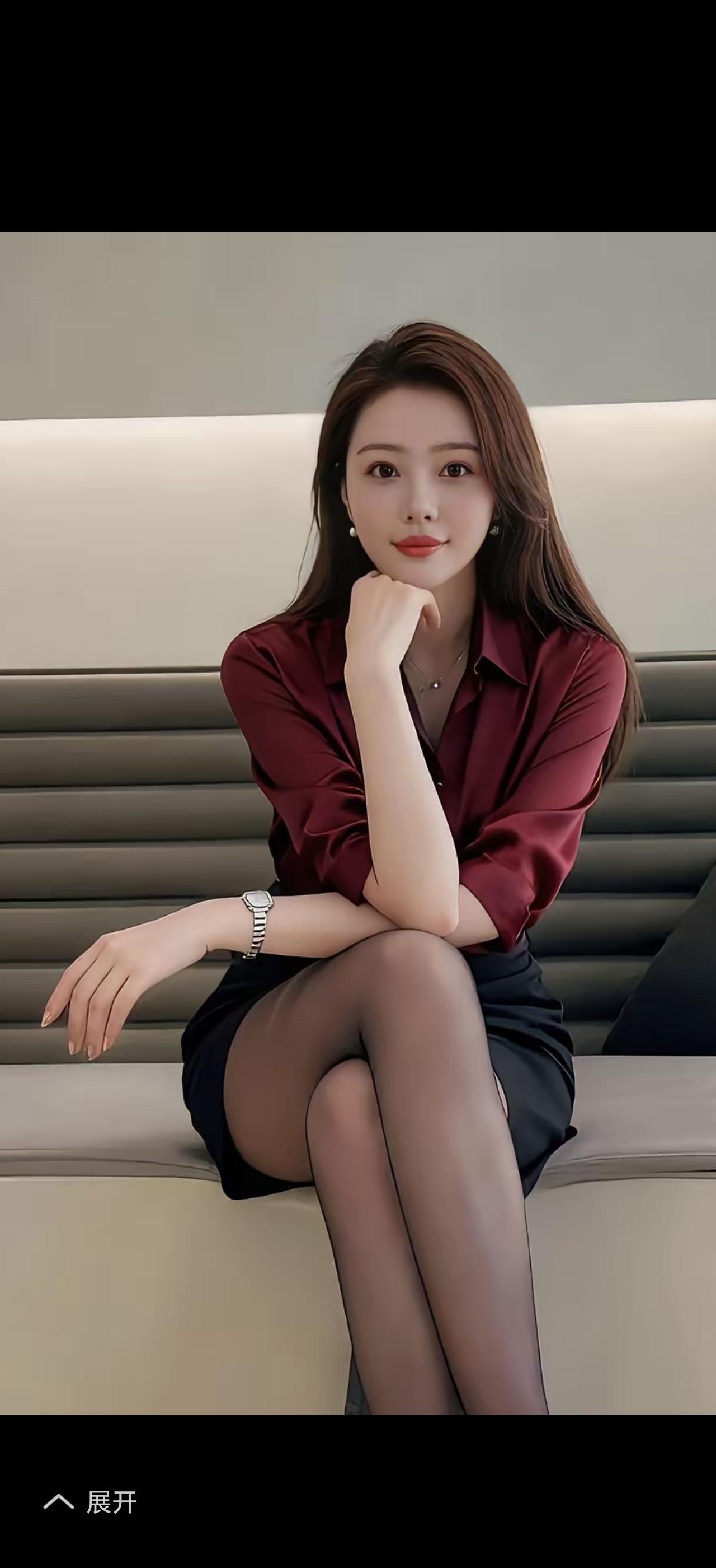 “芦花荡荡”总能勾起人无尽的遐想。在秋高气爽的时节，芦花荡荡凝晨露，那画面宛如一