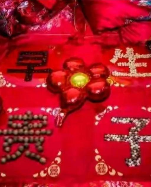 我同学儿子结婚，女方要28万彩礼，两家因此分手。事情是这样的：我一位朋友