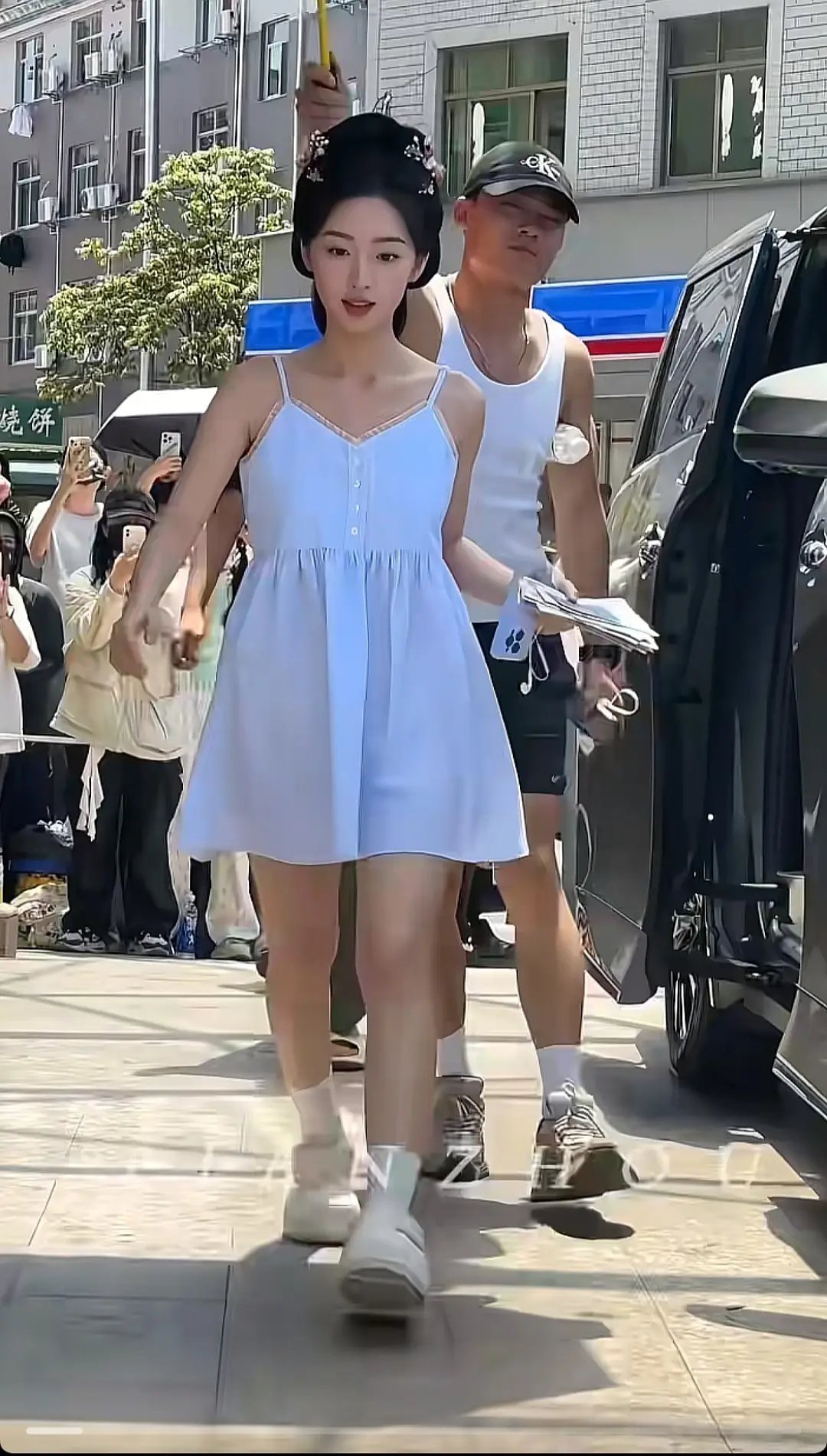 这208的身材怎会如此。。。偶然刷到的剧透，觉得有点眼熟，唯一印象是和大枫车演过