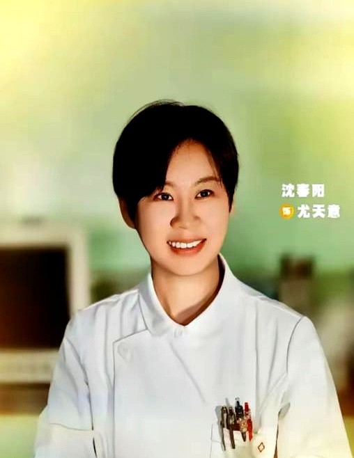 沈春阳拿着五千万，也要去拍电影了。搭档还是小沈阳，国庆档上映，就叫《什么意思夫妇》。一个二人转演员，