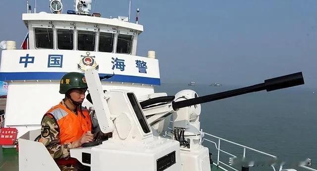 日舰闯中国领海遭炮击！中方两次警告弹炸翻东京2025年8月11日，日本共同