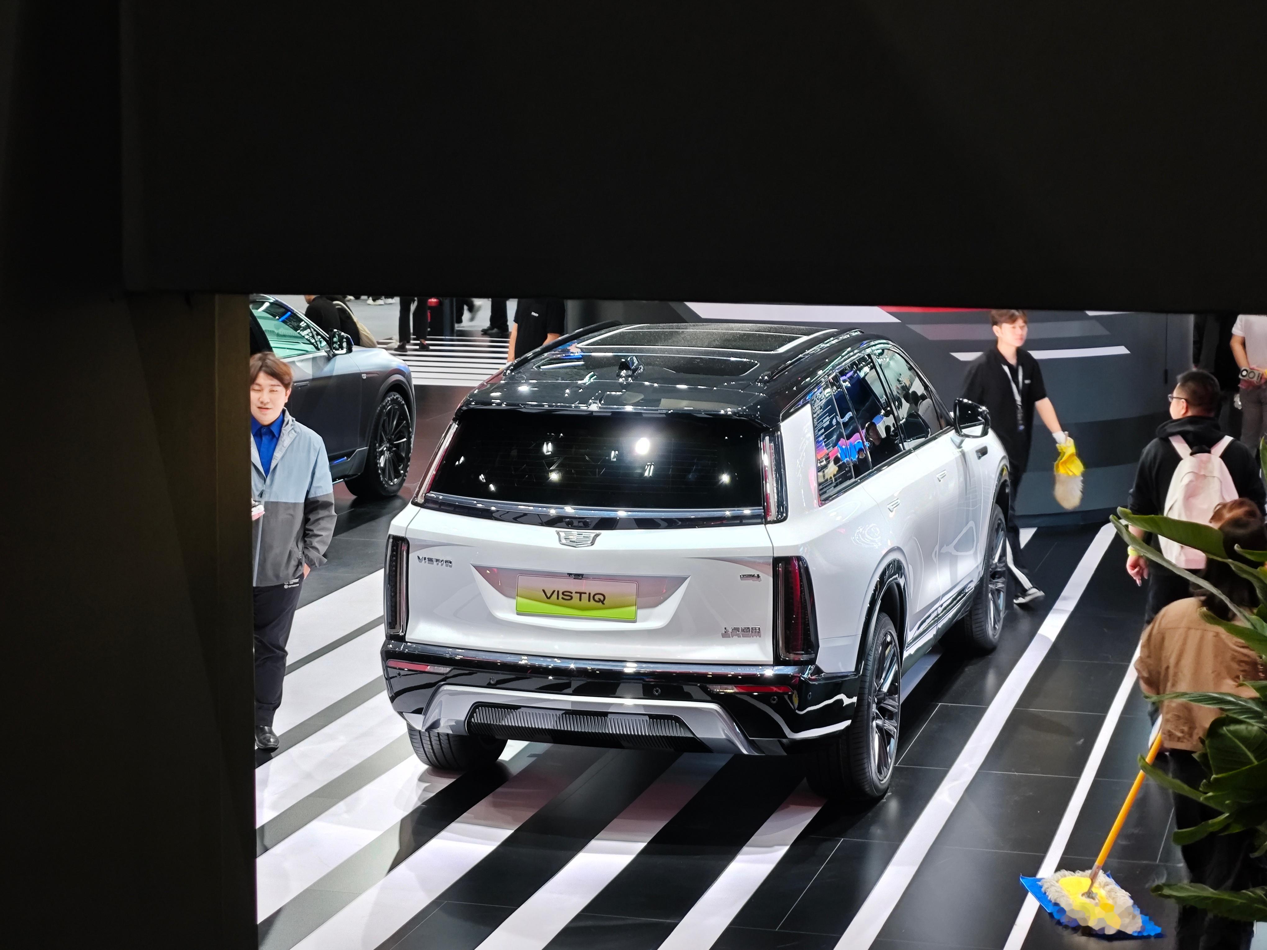 凯迪拉克VISTiQ推迟了那么久，终于有了声音。这么久是因为上汽通用对这台车进行