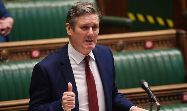 刚从北京回来就大发雷霆！斯塔默急眼了，英国被蒙骗8年的真相藏不住了。就在2026