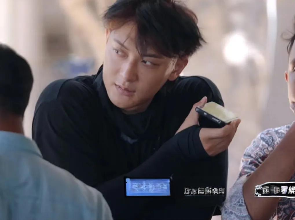 黄子韬和徐艺洋在斯里兰卡帮民宿老板经营店铺，没想到第一天就客人不愉快在网上给了民
