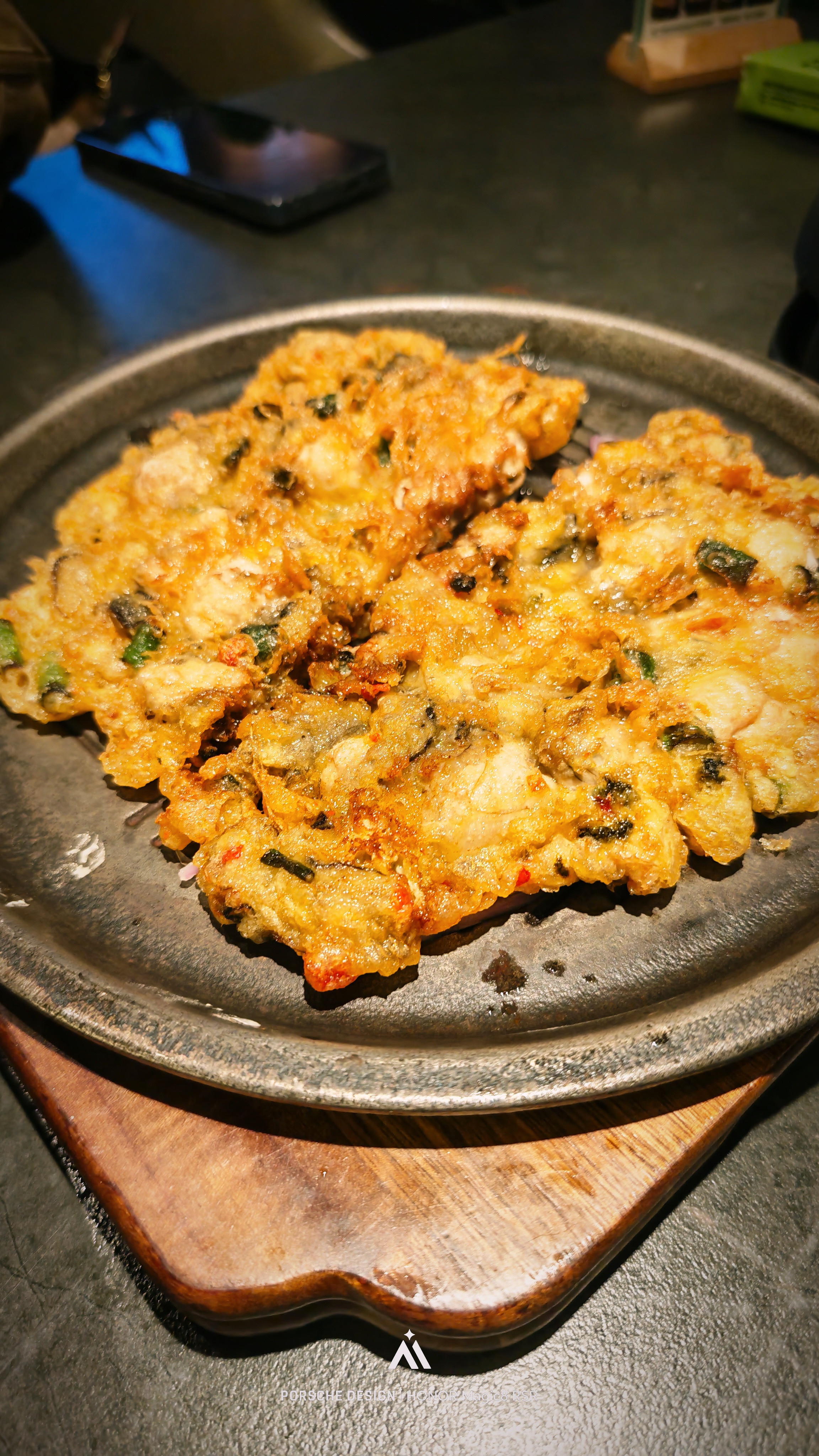 今晚接待一下外地博主，就来潮汕小厨，最正宗的广东菜，目测他们很满意，少了，他偷懒