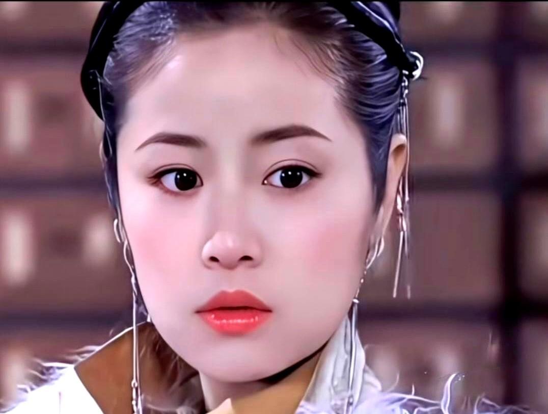 都说观众爱看“女神”跌落神坛，可她们偏不按剧本演。林心如被嘲“装嫩”，她就耗
