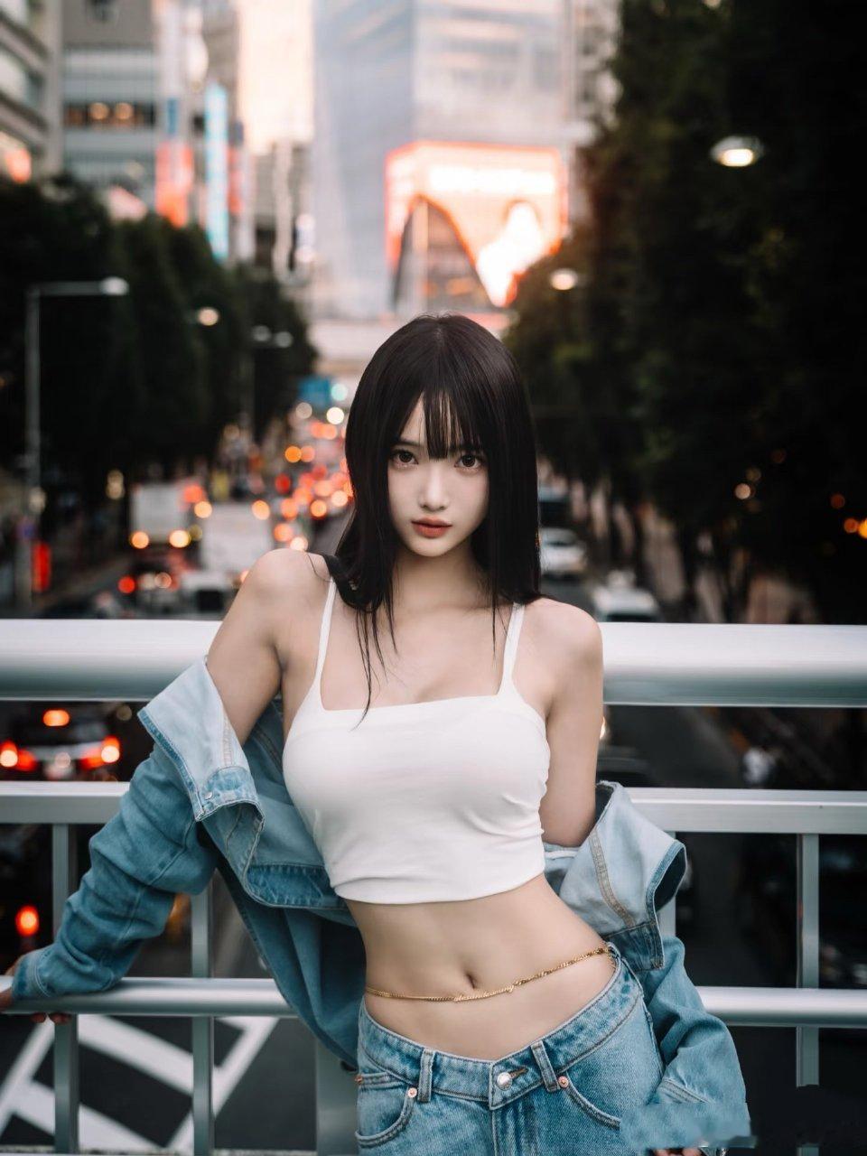 林俊杰官宣恋情林俊杰与网红七七相差20岁果然男人都比较专一，恭喜JJ