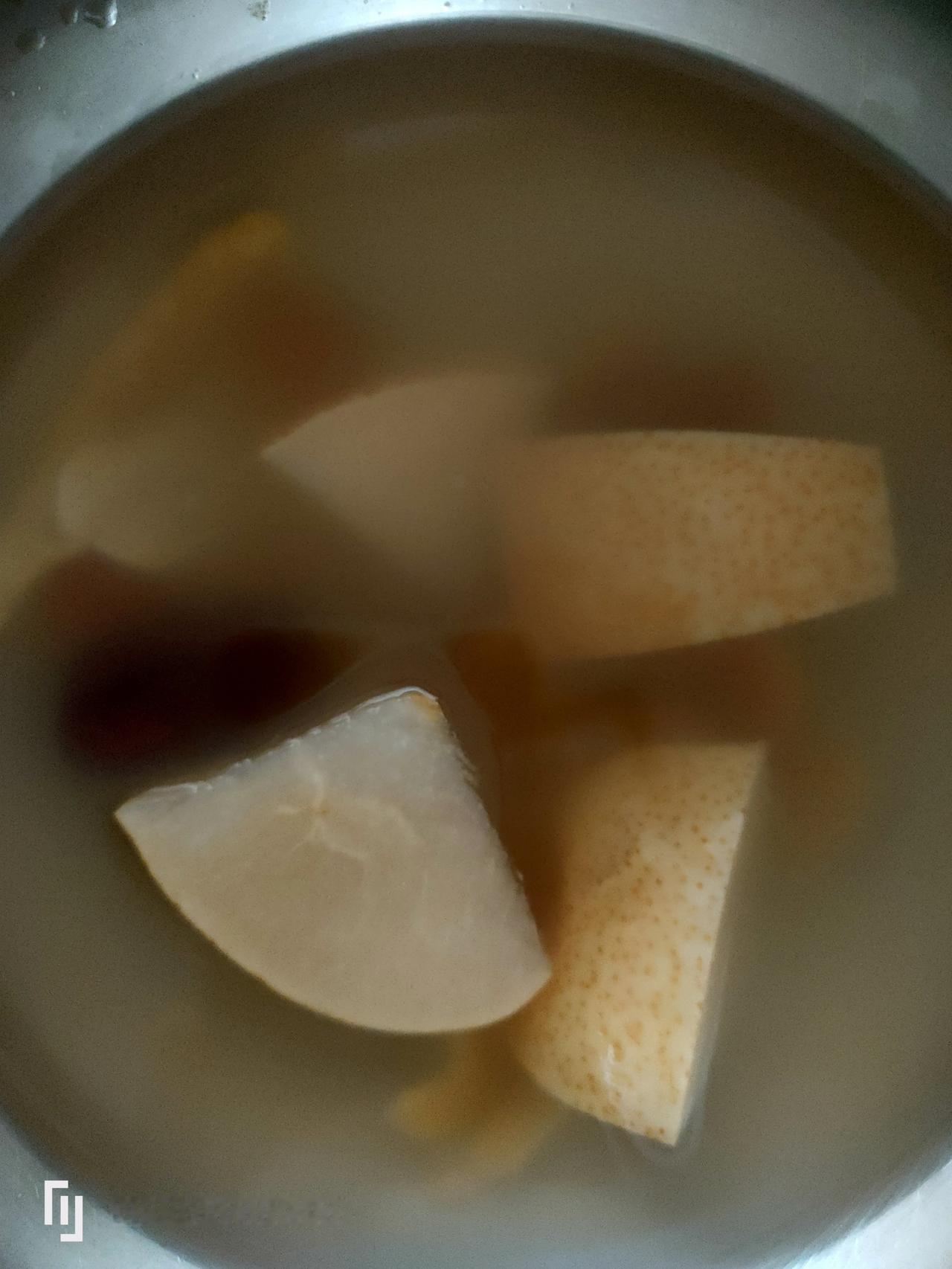 超市8元一杯的陈皮山楂炖梨🍐，在家做成本不到2块钱。昨天去超市购物，孩子说口