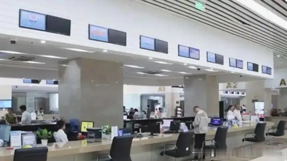 公积金新政狂潮：不是没人买房，是时候让“沉睡”的钱动起来了最近，你的朋友圈是