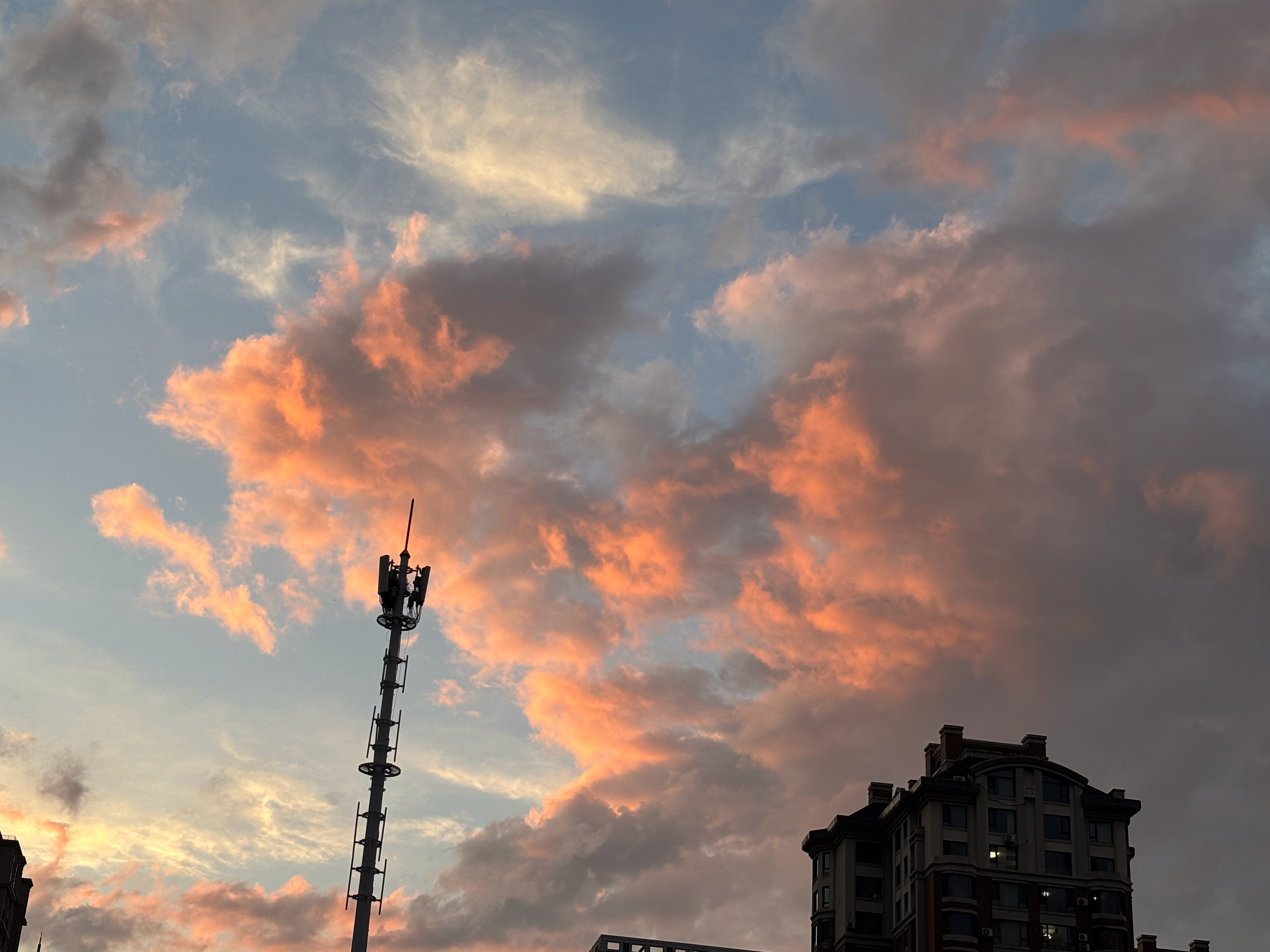 这☁️是不是还挺好看的[滑稽笑][滑稽笑][滑稽笑]​​​