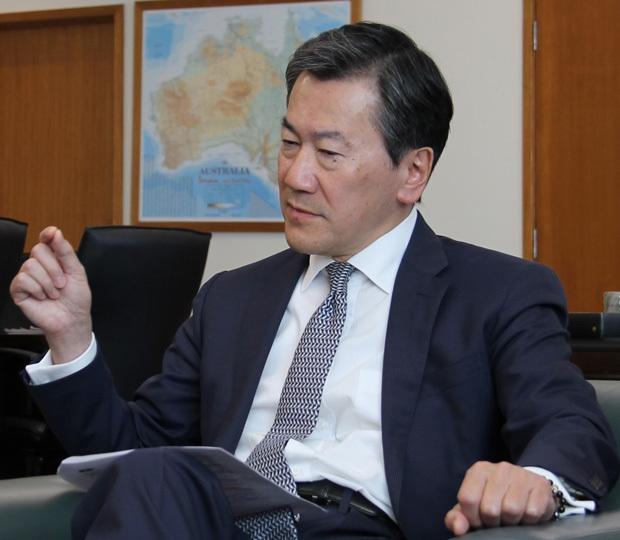 “日出之国”？简直是天大的笑话！很多人以为，日本驻澳大使山上信吾这句“日落之国”