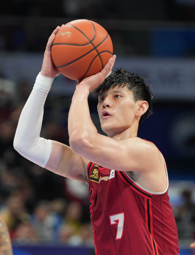 聊聊中生代翟晓川和新生代曾凡博首先说明，我没看过北京四年三冠的巅峰时期，而且我