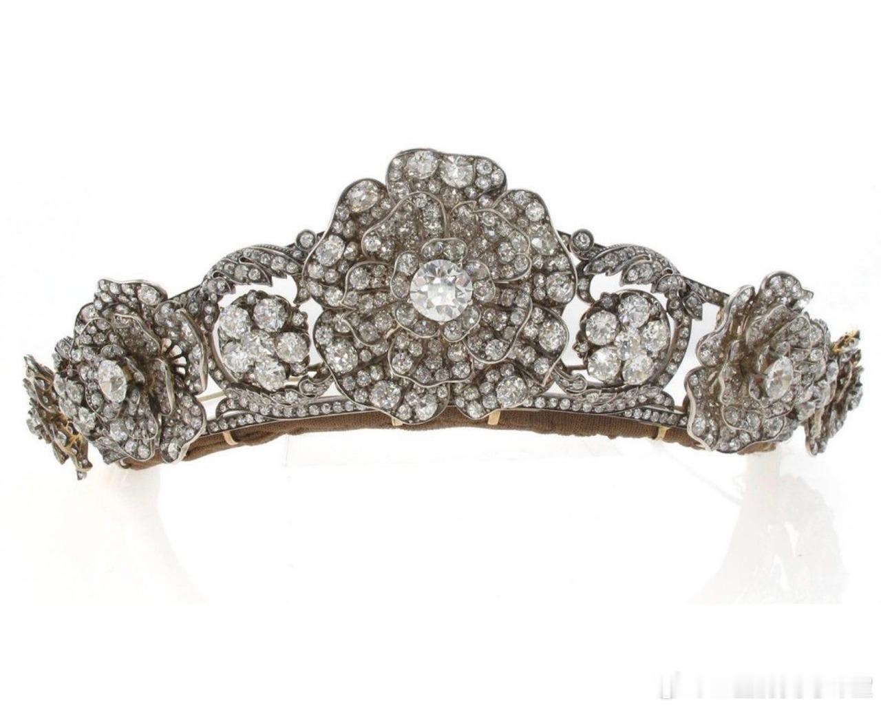 珠宝GrandDuchessHilda’sDiamondFloral
