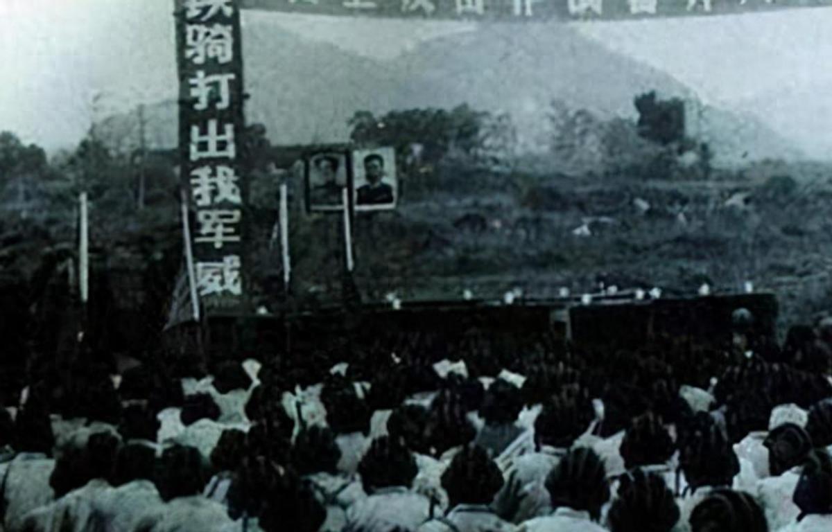越南军队反坦克导弹准确命中我方坦克，导致殉爆事件，炮塔被掀飞，车组成员全部壮烈牺