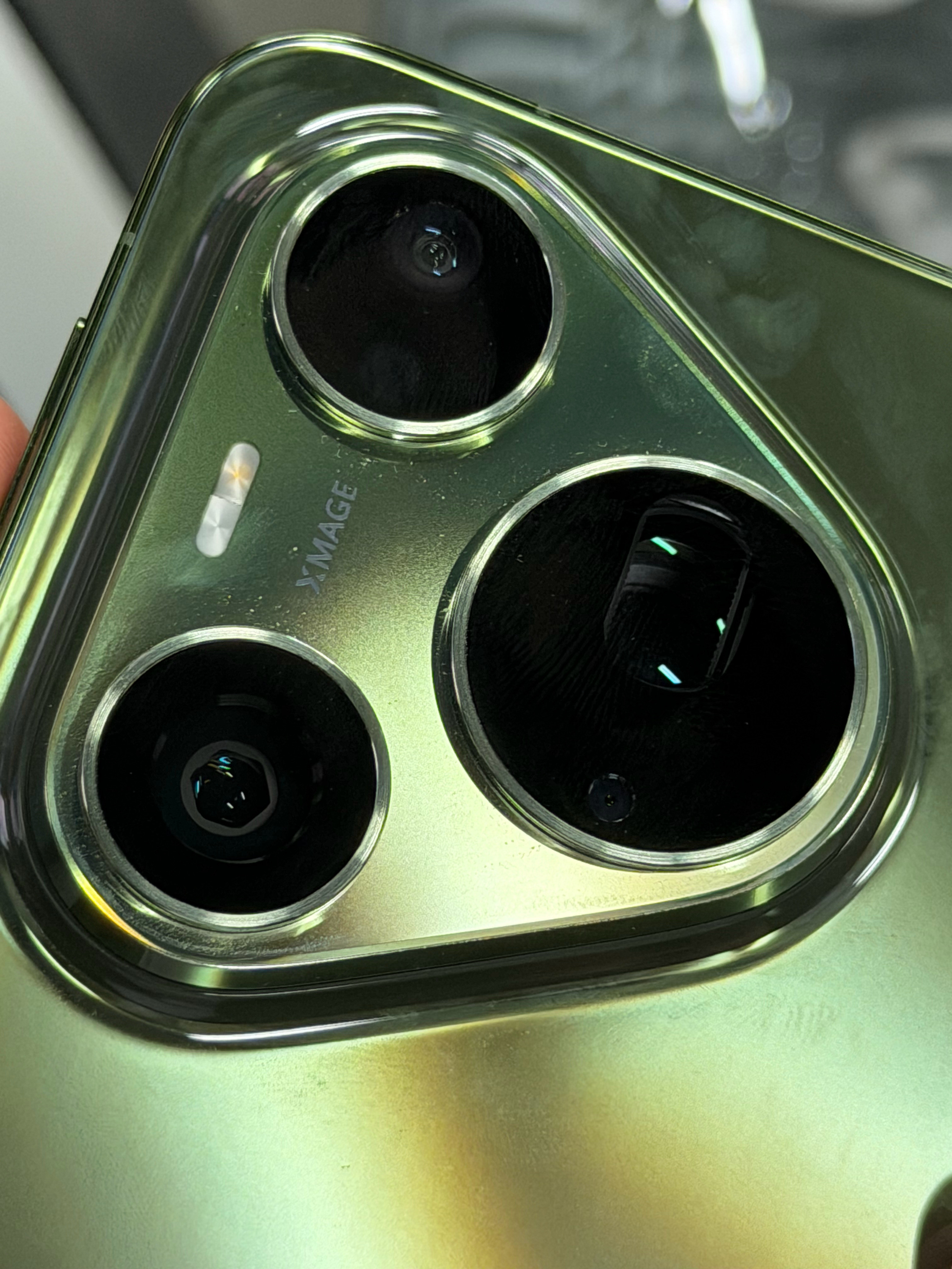 华为Pura90ProMax这个夜景有点吓人了！随手拍了几张，高光压得住