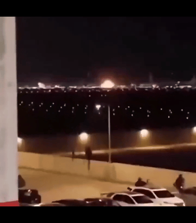 伊朗对以色列特拉维夫的本·古里安机场实施猛烈攻击，该机场发生密集爆炸。说实话，伊