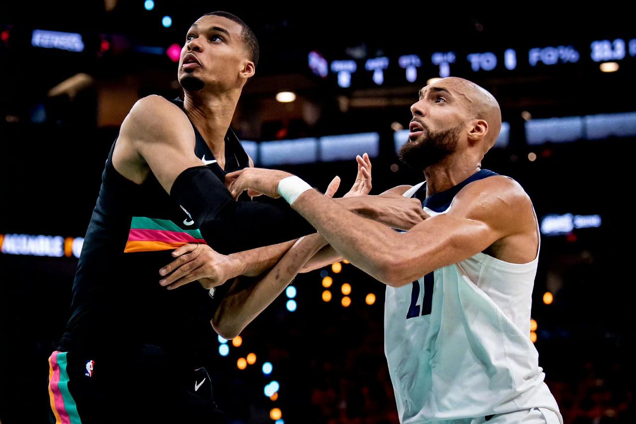 马刺133-95大胜森林狼！大比分1-1，一战看清三大事实：1、文班、福克斯进