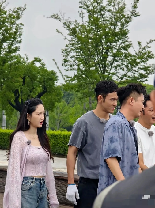 终于明白艾伦了当初看综艺《女儿们的恋爱》时，还不是很明白为什么艾伦对大9岁的