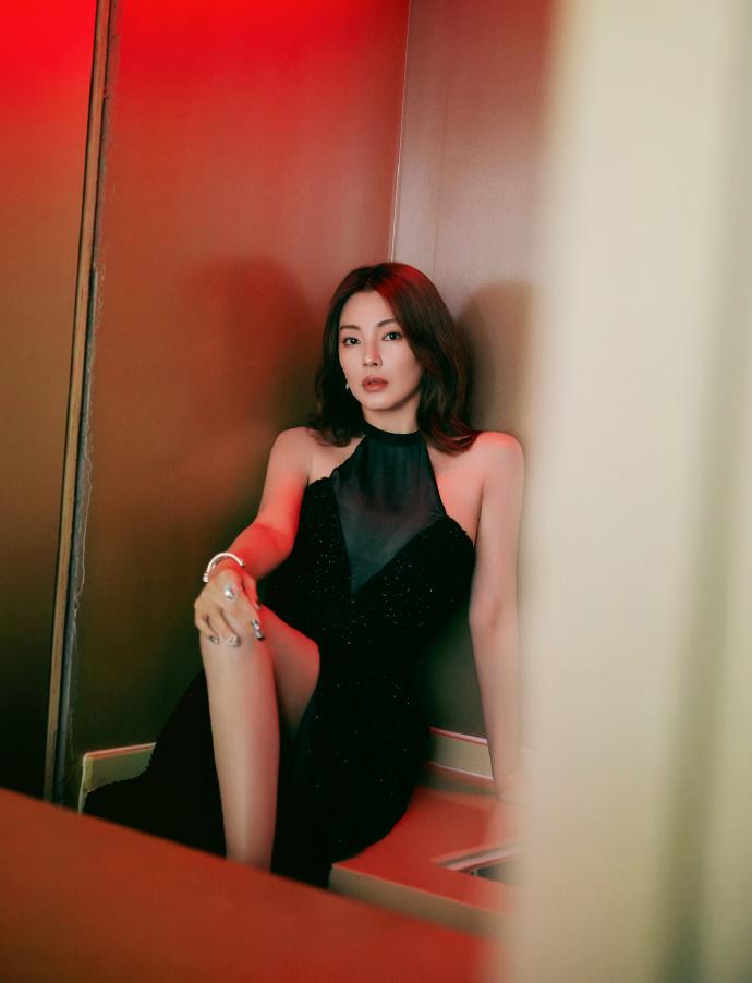 有气质的女人给人什么感觉张雨绮的气质，给人一种御姐一般的掌控感！
