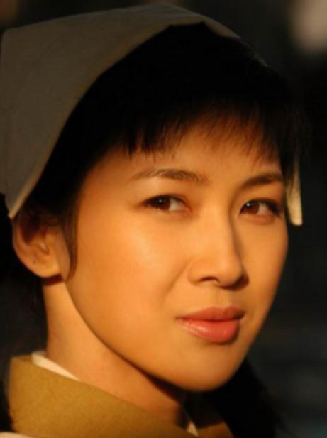 2011年，身家50亿的温州首富周旭辉，看上了《亮剑》里李云龙妻子田雨的饰演者童