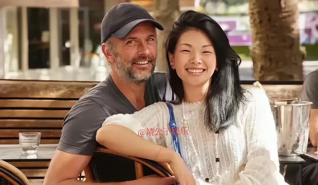 超模吕燕竟然结婚了，而且儿子都13岁了，她的法国丈夫竟然比他大20岁，图片完全不